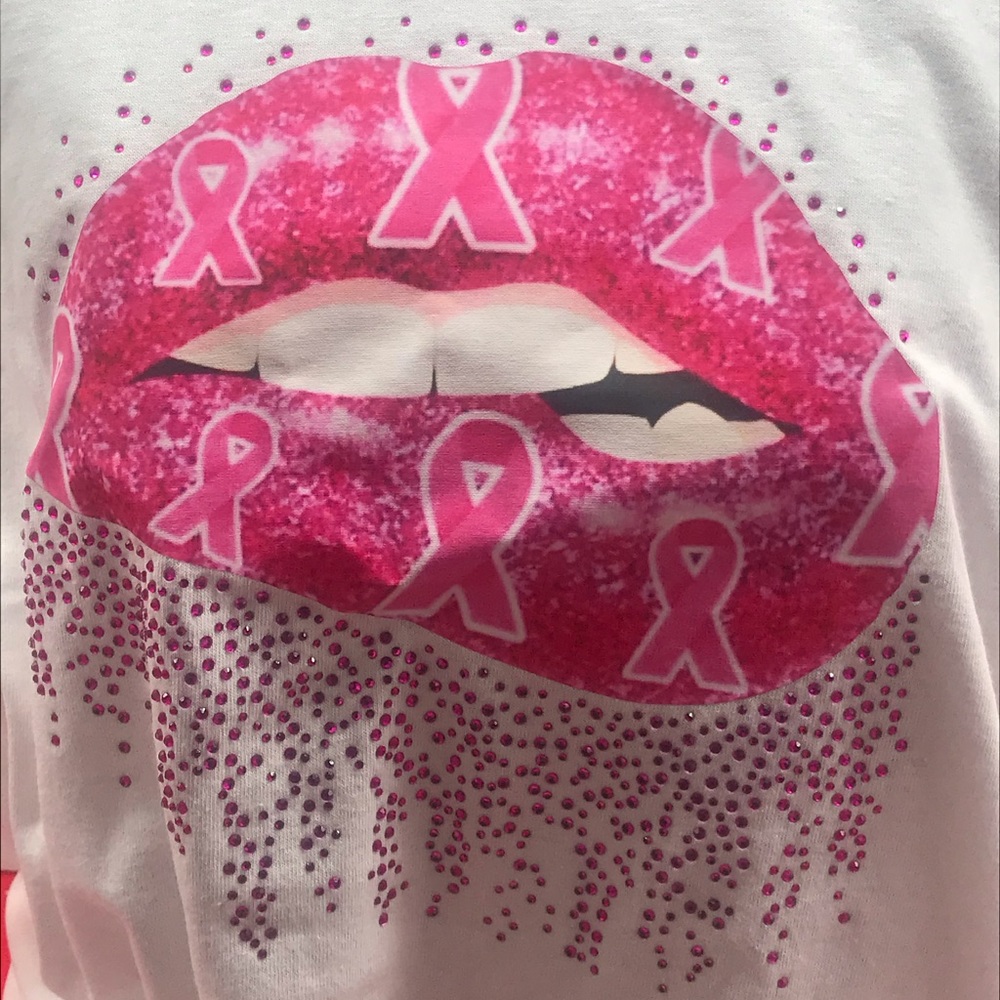 Pink lip tee